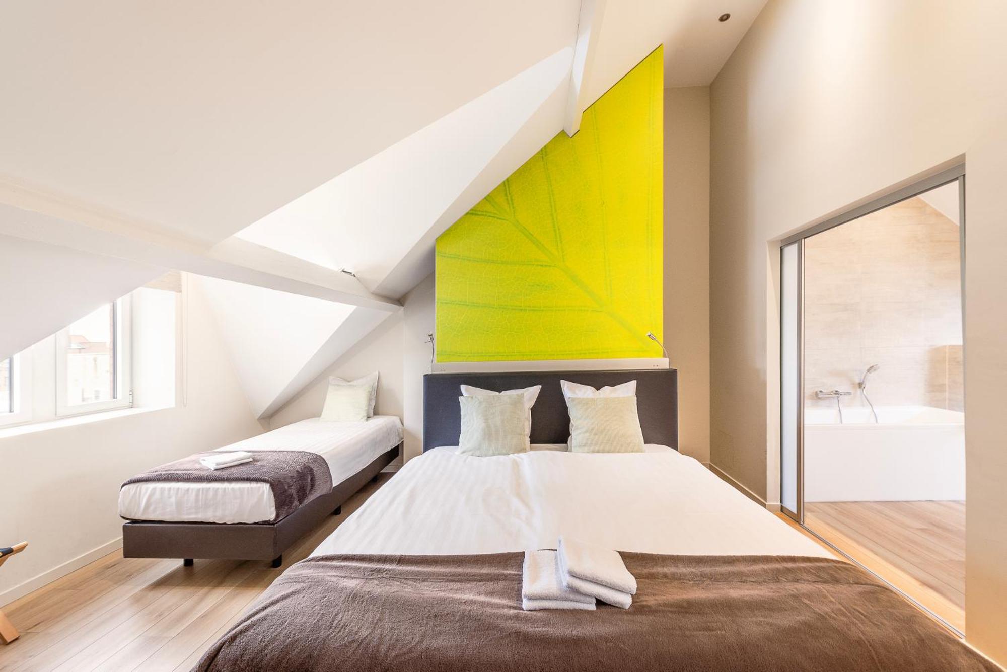 Hotel Het Menneke Хасселт Экстерьер фото